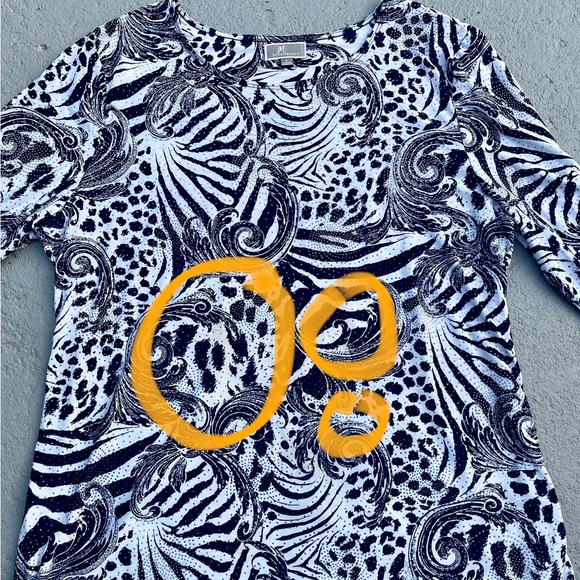 JM Collection Abstract Print Studded Blouse Size Large - Picture 2 of 4